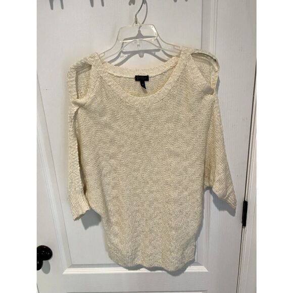 Jessica Simpson 3/4 sleeve cold shoulder lightweight sweater - Picture 1 of 10